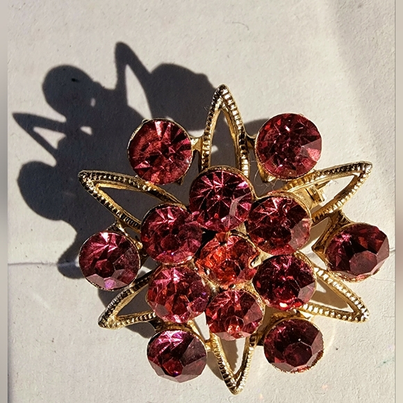 Vintage Deep pink fushia crystal Starburst brooch pin #madmen - Picture 5 of 7